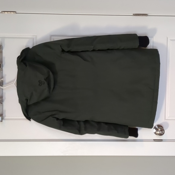 Aritzia TNA Haven Parka in Ranger Green - Picture 9 of 10